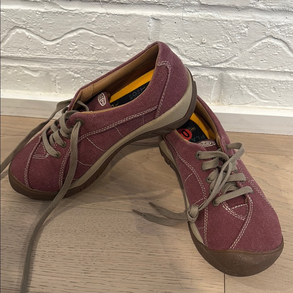 Hiking Burgundy Canvas Sneakers